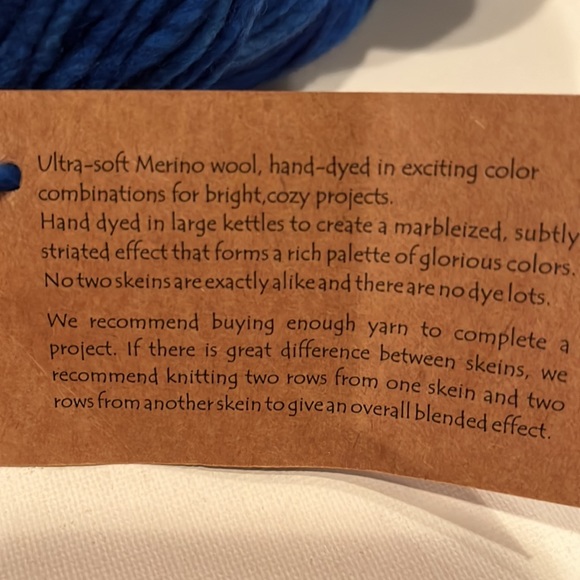 Manos del Uruguay 100% Extra Fine Merino Wool Kettle Dyed - Picture 5 of 5